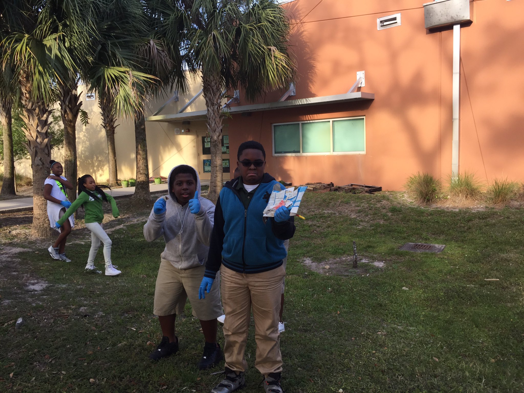 Pine Jog Elementary On Twitter School Wide Campus Clean Up Today Pbcsd