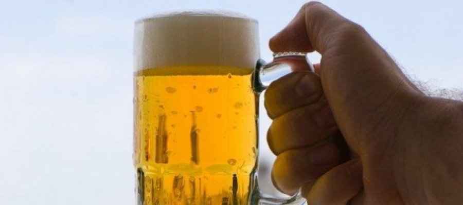 A3Noticias's tweet photo. Un estudio confirma que la cerveza no engorda y que podría formar parte de una alimentación saludable https://t.co/Icott5Q7Kq https://t.co/MT8KRqqHnC