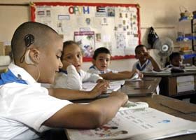 Cuba_Educa's tweet photo. Educación #Cuba ejemplo mundial pero bloqueo provoca pérdidas https://t.co/oUF1pAr4Ca https://t.co/HuSr9ifusH