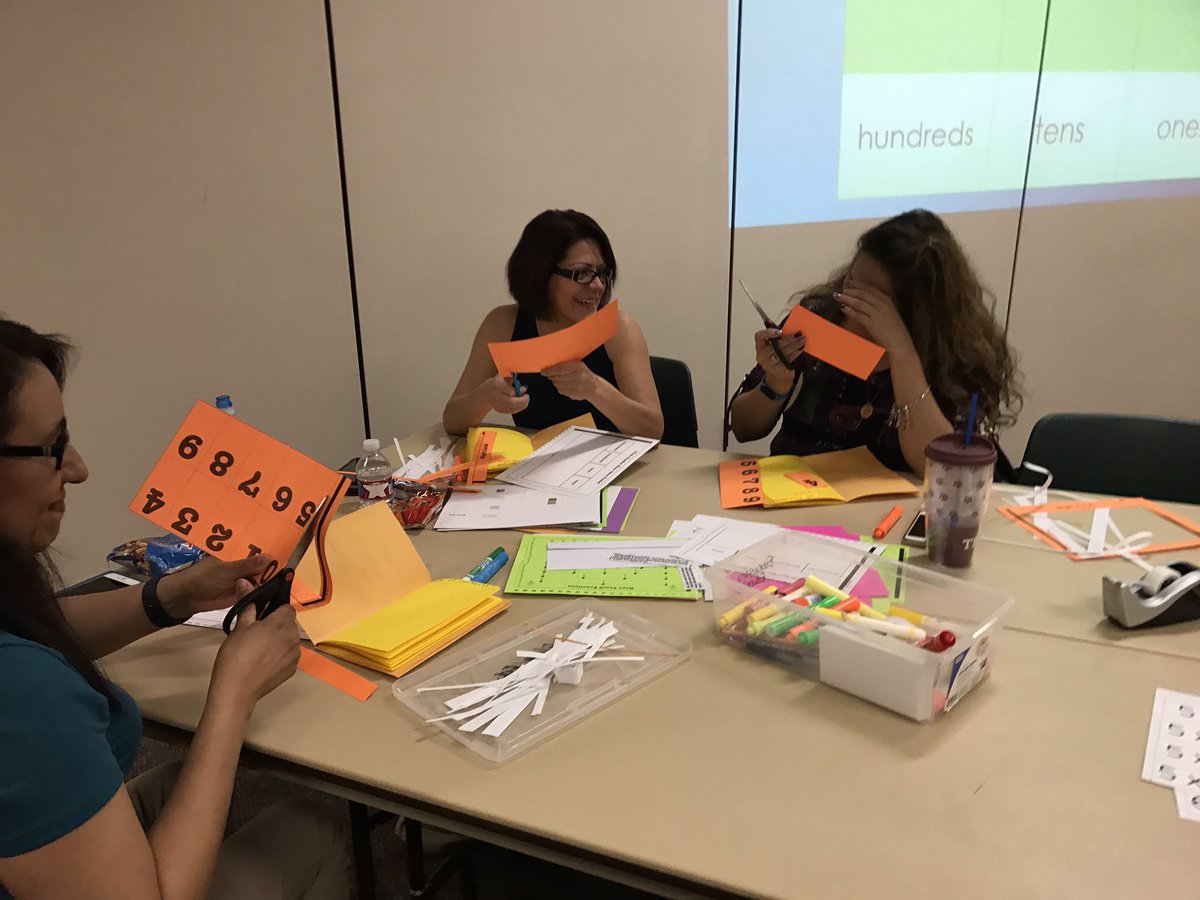 EPChavez_ES's tweet image. SISD teachers are awesome👍🏻 Math Foldables Session ➕➖➗✖️ #TeamSISD
