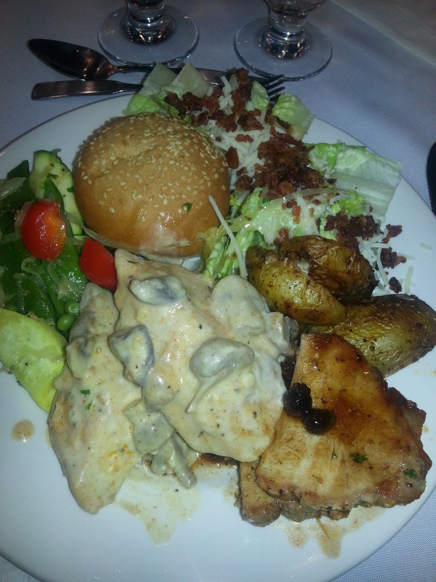 CSCCalgary's tweet image. Time to eat at the Edmonton / Calgary CSC joint mtg. In Red Deer Alberta. #salescalladventures #iamcsc