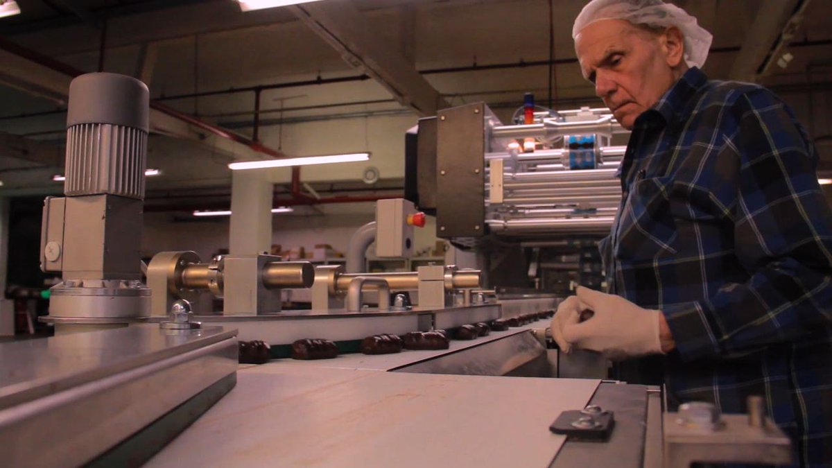 WeekendPhiller's tweet photo. TONIGHT at 11:30p on @phl17 , we explore Philly's own Wonka Factory, @ZitnersCandy and take a look at how they make such delicious sweets! https://t.co/HC3LtnXgCl