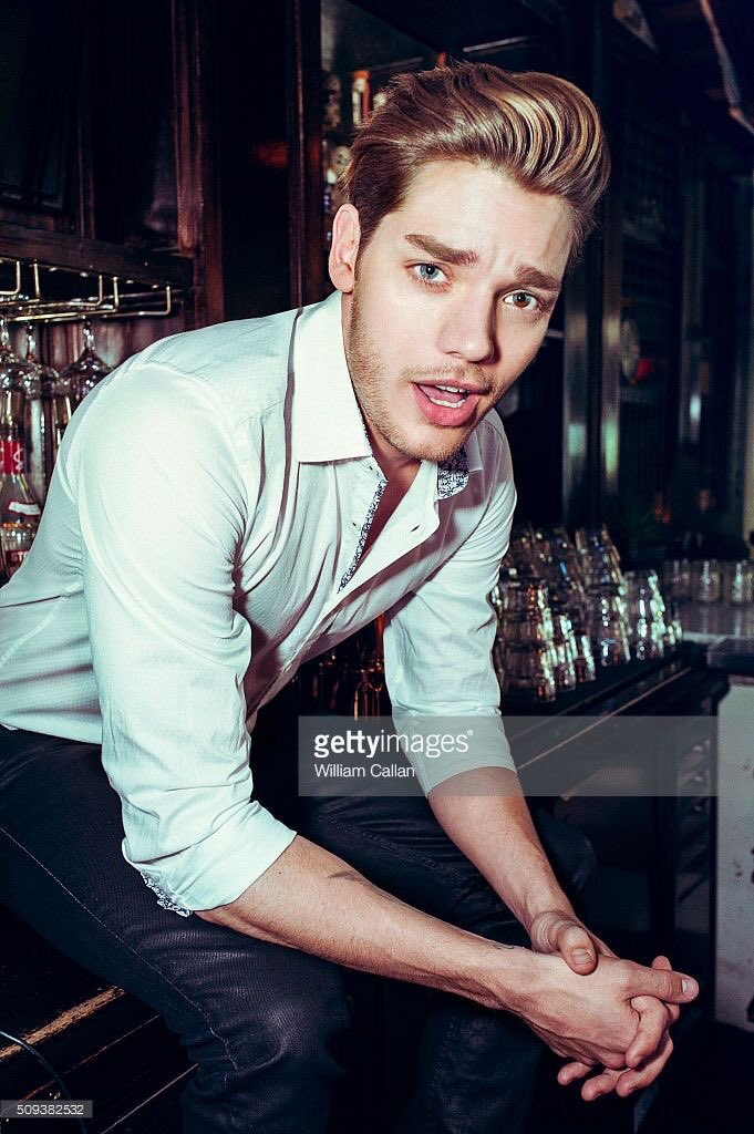 RtMummy's tweet photo. Dominic Sherwood https://t.co/0ZohzhbAQz
