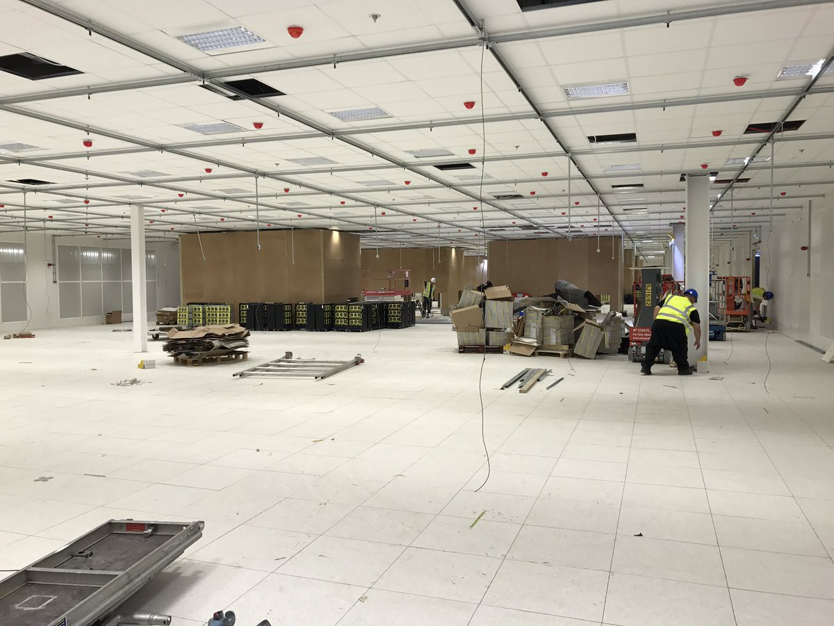 LumenproGroup's tweet photo. #contraccleaning #commercial  #cleaning #slough #london https://t.co/cbpyt8yNbn https://t.co/3iArE4FvjR