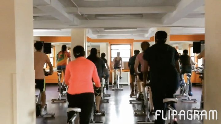 RowNewYork's tweet photo. Nothing better than an intense spin class with a heck of an awesome instructor, Coach Char! 🚴🏼♀️ #soulcycle #rowne… https://t.co/a8qxTQ28G5