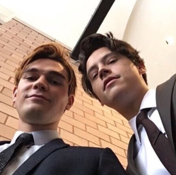 RtMummy's tweet photo. KJ Apa and Cole Sprouse https://t.co/GsaZsCH54w