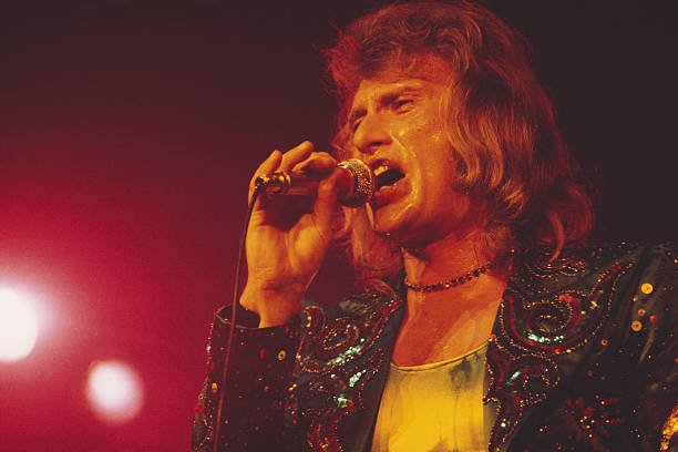 smet_us's tweet photo. French Singer Johnny Hallyday on Stage https://t.co/RcuLLSjLcb