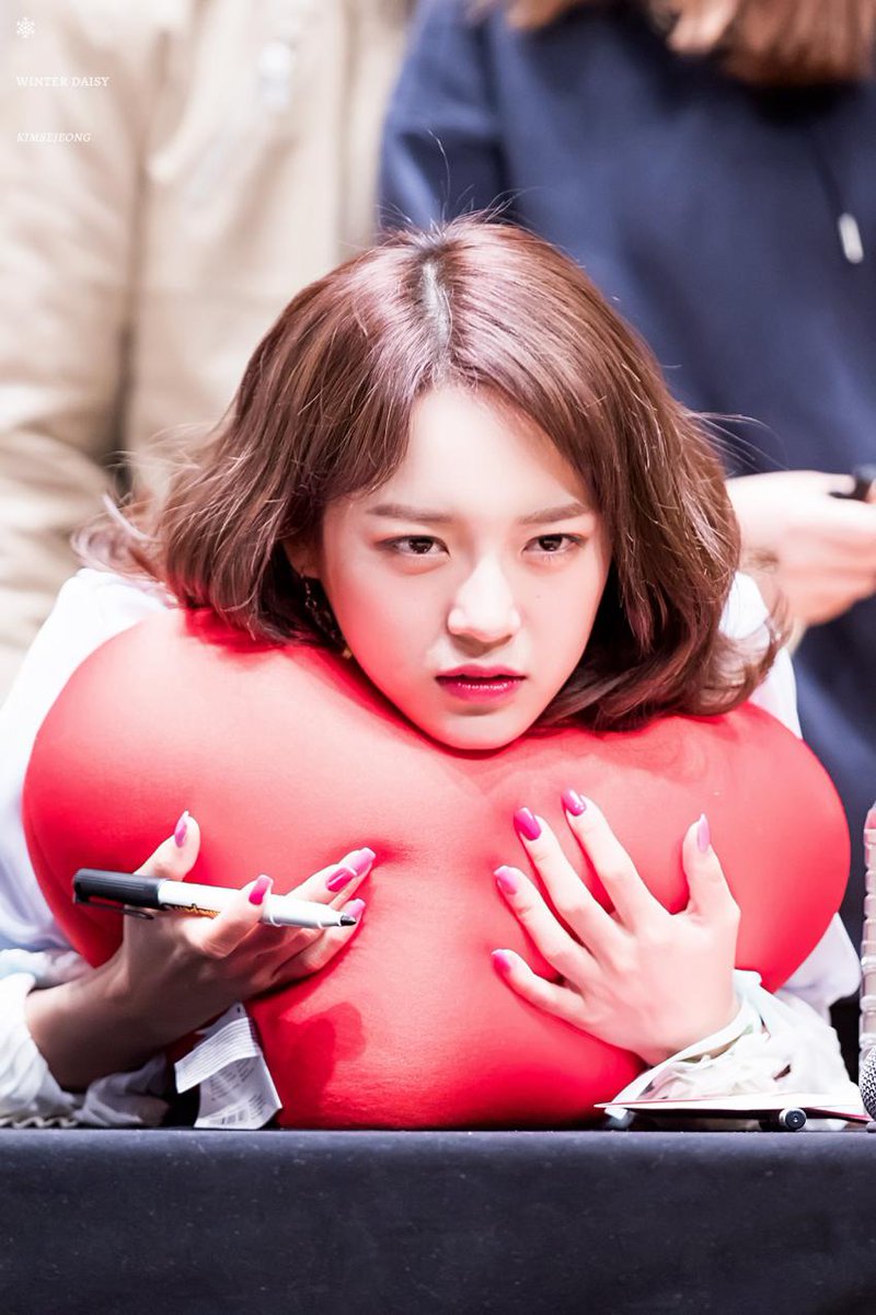 _sejeongdays's tweet photo. [FANTAKEN] 170305 - Ilsan Fansign #Sejeong #김세정 #구구단 #gugudan #gu9udan 
(cr. WinterDaisY) https://t.co/G6pNt3z2B6