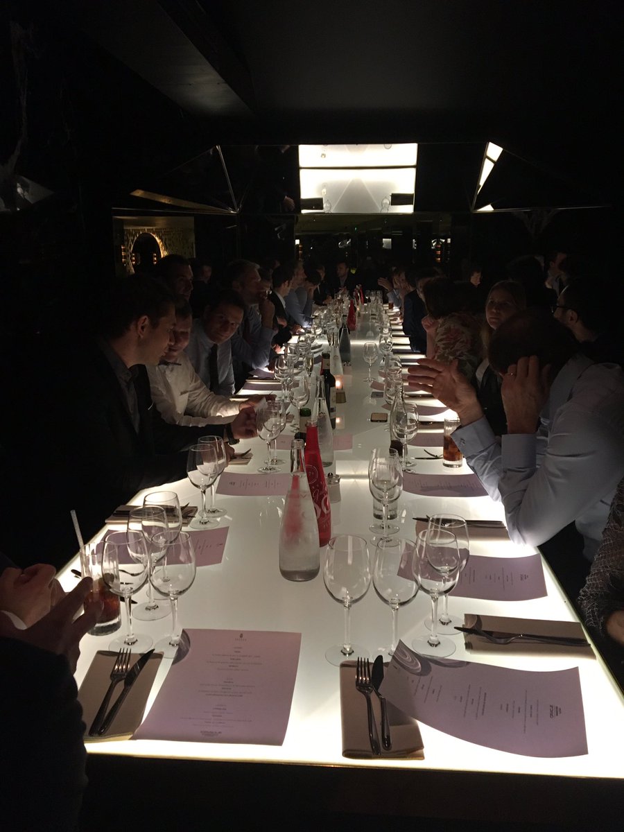 Soiree networking avec une belle tablée de #decideurs #marketing au <a href="/Yeeels_Paris/">Yeeels</a> avec <a href="/OracleMktgCloud/">OracleMktgCloud</a>