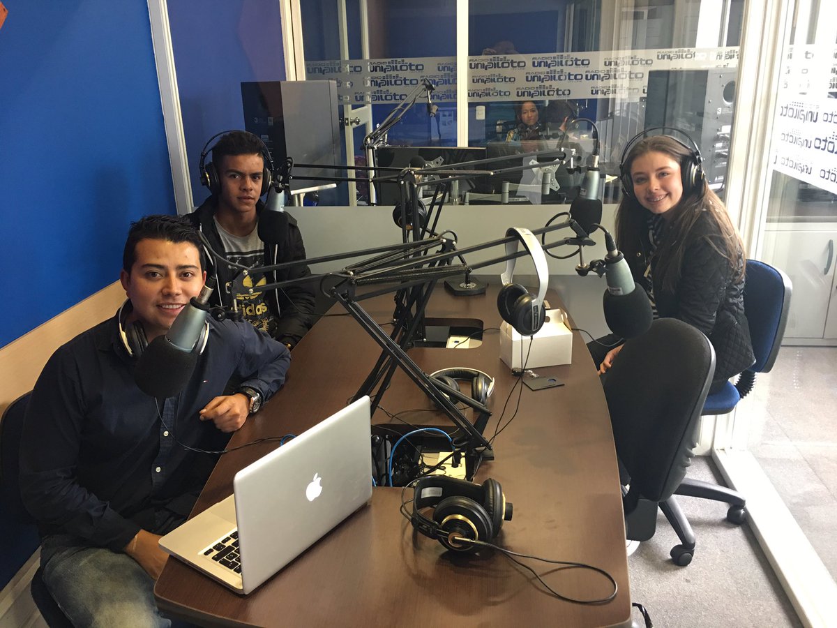 IngeMercados's tweet photo. Al Aire Hablemos de Mercadeo
https://t.co/y3e8qrV2RT 
@Unipilotoradio @UPilotoOficial https://t.co/7NosYBlkCP