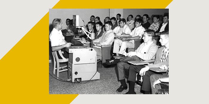BeeAcademic's tweet image. #TBT Do you remember the thrill of writing on an #overhead projector? tech.mg/0fMWjd #ThisOldTech