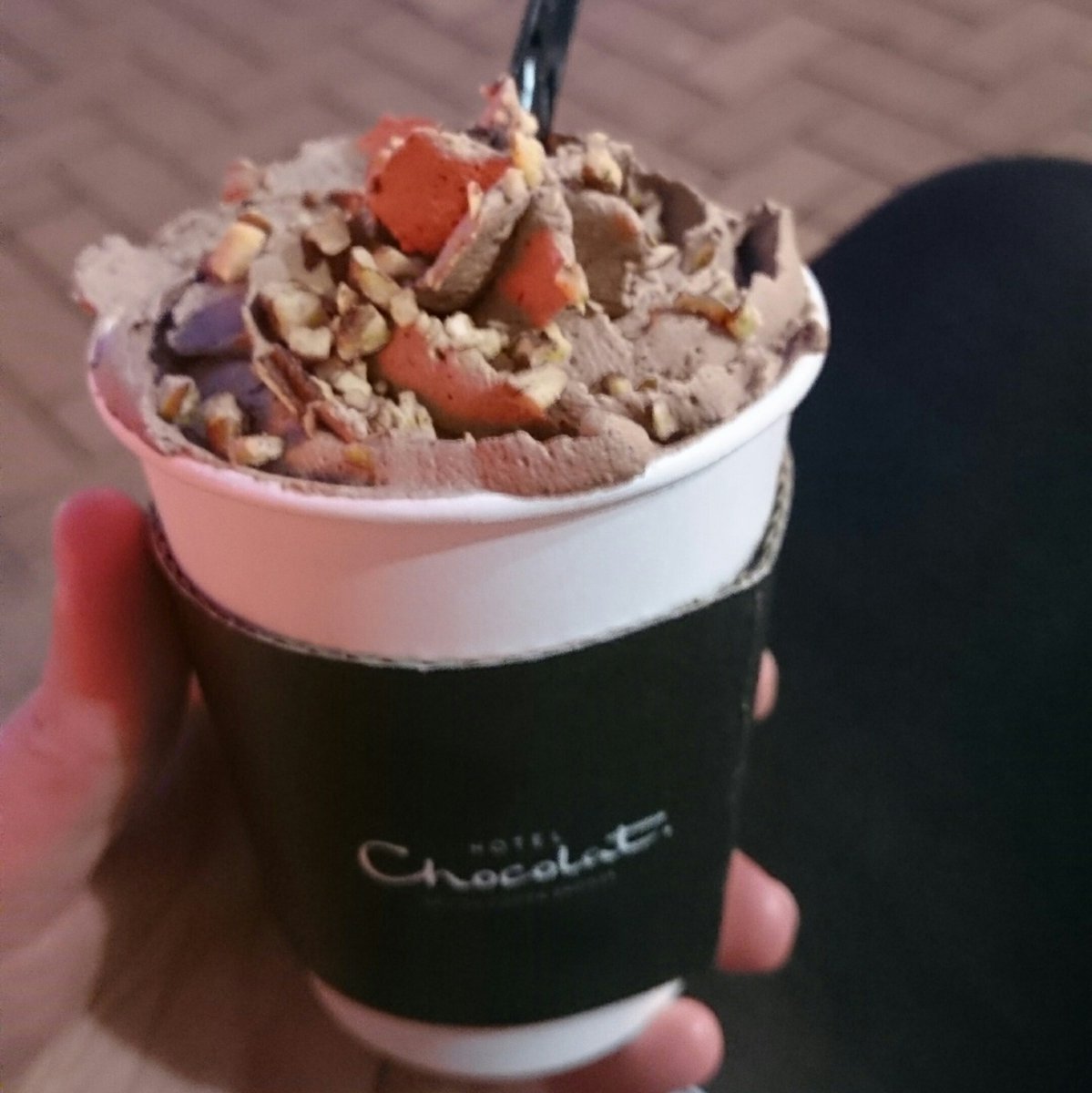 littlelozzybear's tweet photo. #ThursdayNightTreat #EasterHotChocolate https://t.co/IrldERkZic