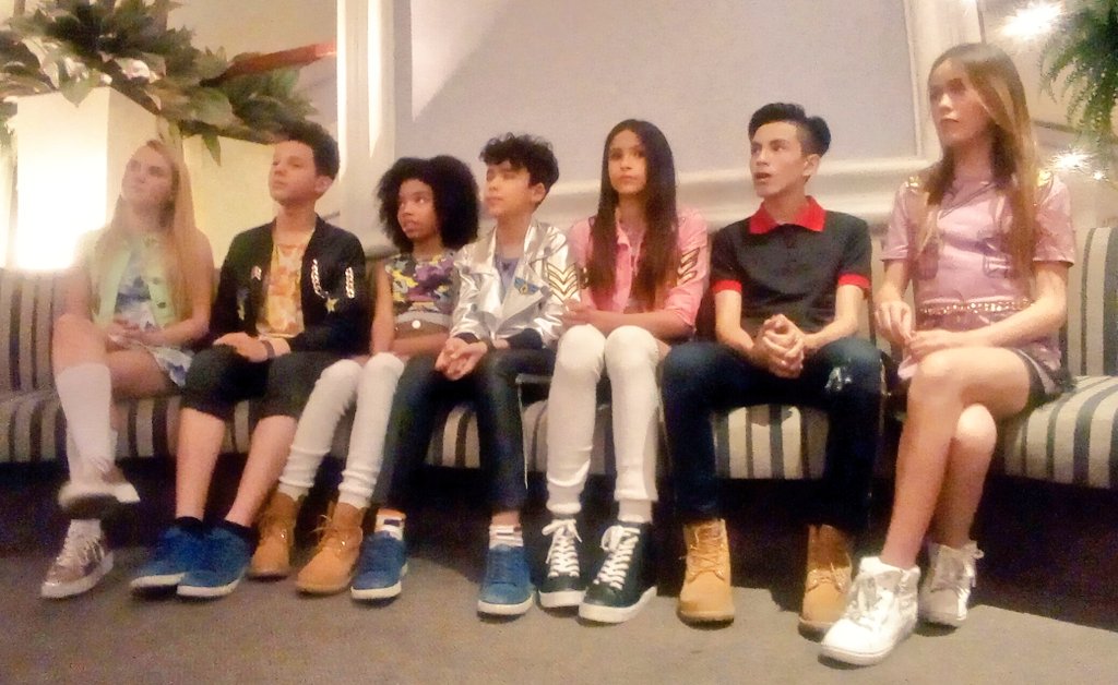 daniel_garibay's tweet photo. .@GrupoLemonGrass está en #GUADALAJARA para hablar de su show el sábado en el @TeatroGalerias; mañana firmará boletos a las 3PM en taquillas https://t.co/a11HPl6zWW
