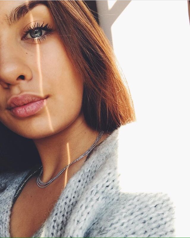 PostBadChartier's tweet photo. Première candidate de notre concours, la sublime @AmbreColin14 saura t'elle faire chavirer votre coeur de pierre 😍💎 https://t.co/ESVQVsTTg4