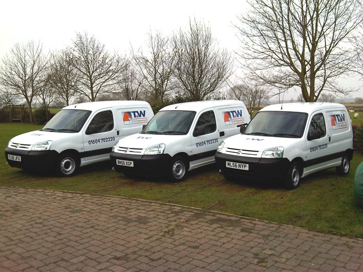 PrecisionSigns_'s tweet image. #covhour stand out on the road @PrecisionSigns_ specialise in graphics/wraps from 1 vehicle to a fleet! #beatlikeforlikequote #northantshour