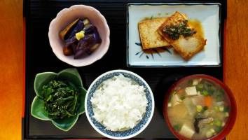 jcweknoweach's tweet photo. The next time you visit the #Maritimes, be sure to check out Ikebana @chronicleherald: https://t.co/IbPyzrLOyK #Japanese #JCWeKnow https://t.co/IHvwUAbrBB
