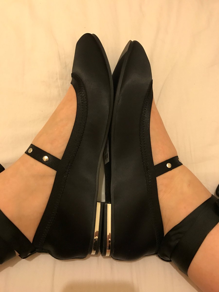 NarrowShoeBlog's tweet photo. Totally in love with these @newlookfashion ballet flats! https://t.co/ut4HgjjoS7 #shoes #ukblogger #ukblog #narrowshoes #fblblogger https://t.co/zJd2MNFee7