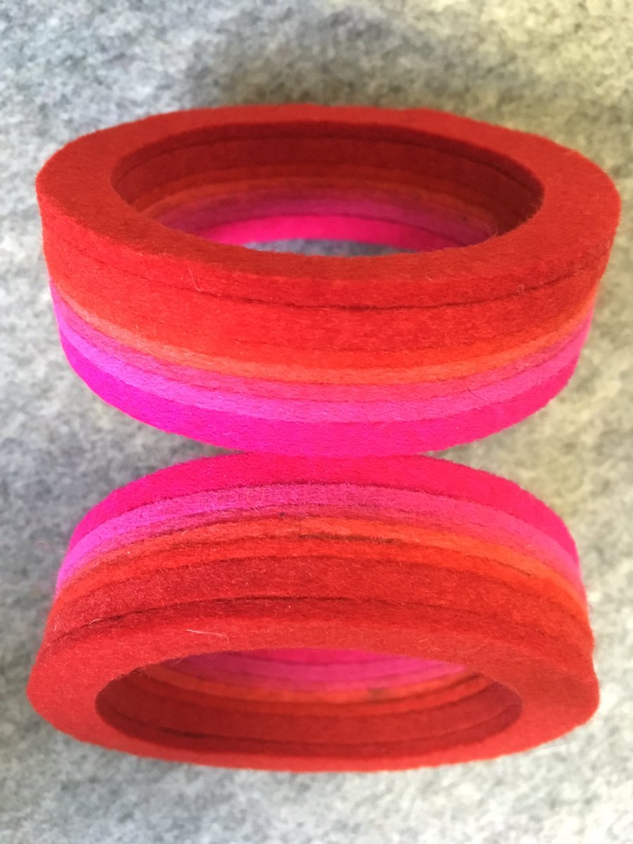 walters_lynsey's tweet photo. Ombré bangles off to The Museum of Craft &amp; Design, San Francisco https://t.co/qgBzMb8coW