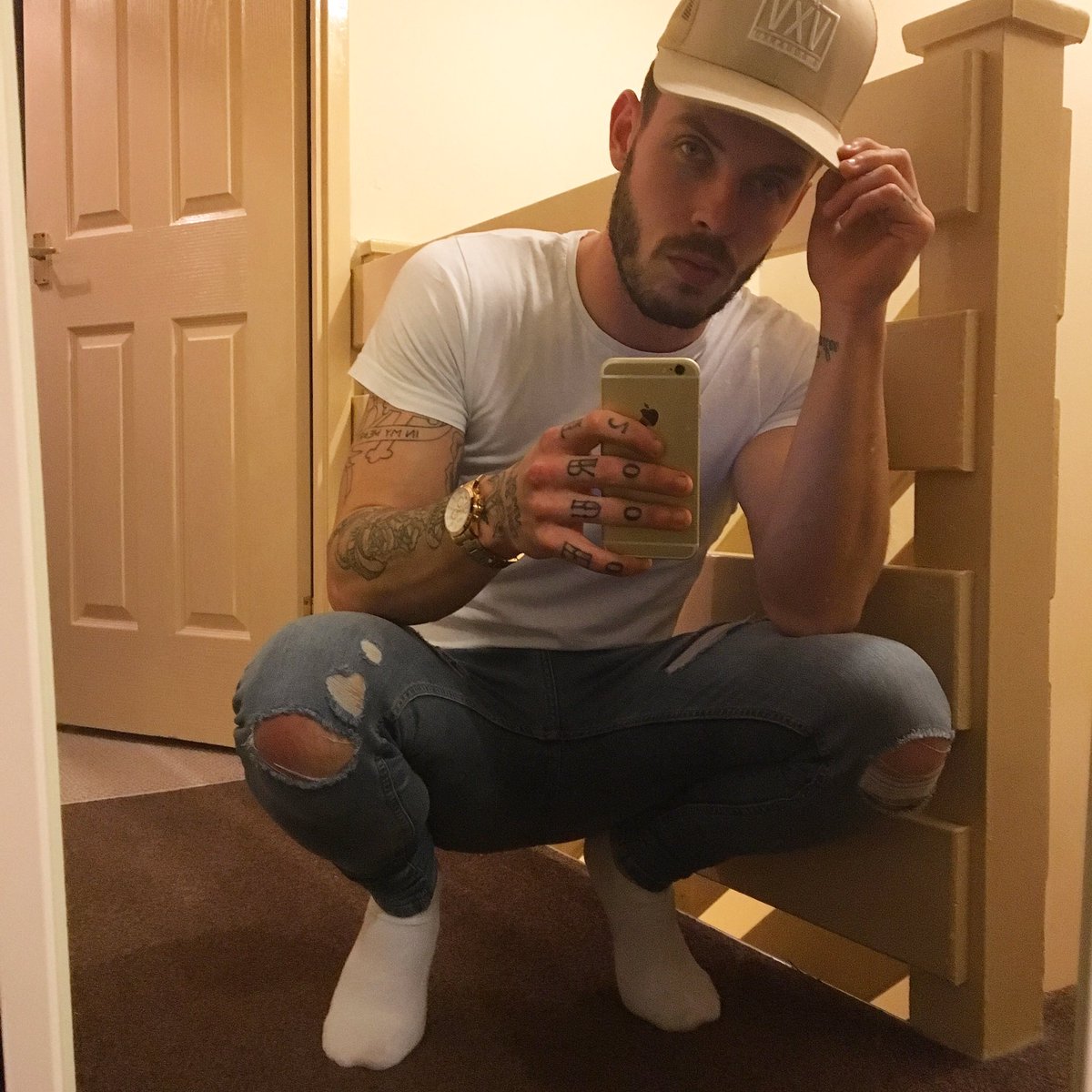 LeeLee_Stuart's tweet photo. @ASGWEAR &amp; @5SquaredApparel Go nicely! Out &amp; About in Essex! These Jeans &amp; Hat are 👌🏽🔥 #mk360pick #asgwear #5squaredapparel #essex https://t.co/mHVVAJE248