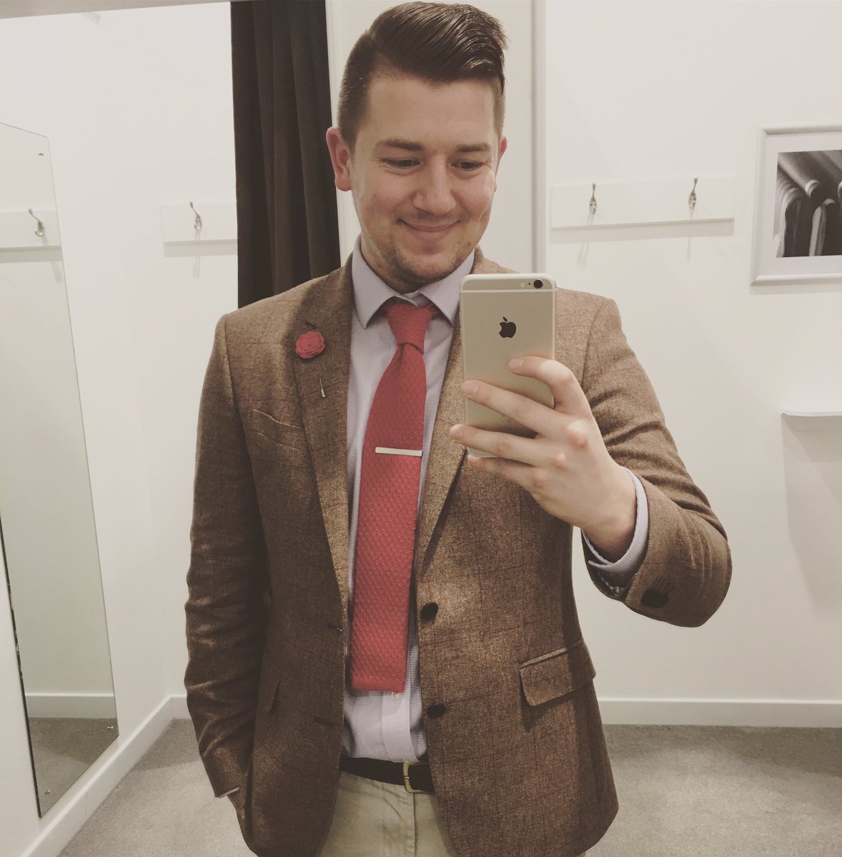 BrandonNail's tweet photo. #work #working #raceweek #theraces #thefestival #CheltenhamFestival #Cheltenham #dapper #gent #gentleman #dapperchap #blazer #checkblazer https://t.co/dzEs9CGmPn