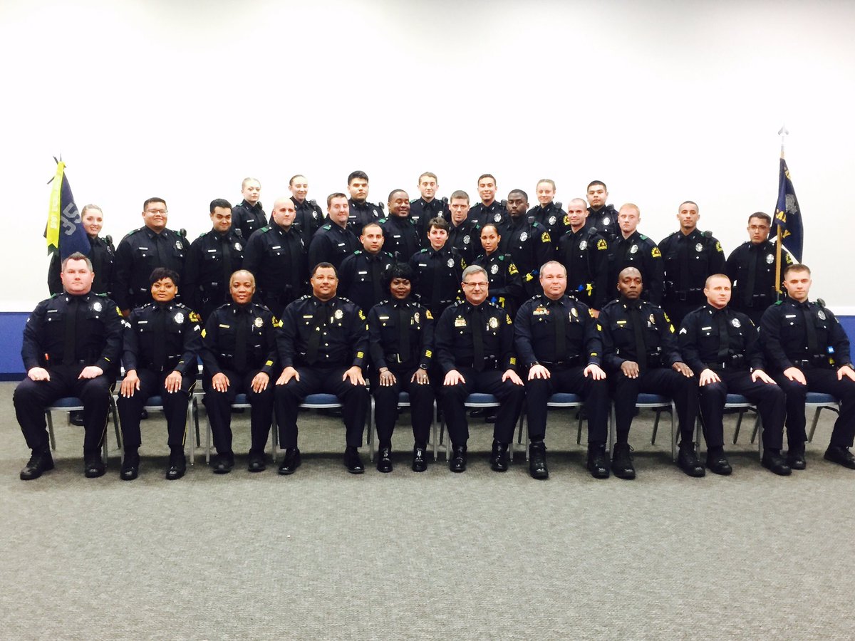 Wylie_H_Dallas's tweet photo. Retweeted DPD Academy (@DPDAcademy):
Congrats!!! #DPDClass352 @DPDRecruiting https://t.co/Cw5HZBn2Ge https://t.co/YFcKfGUfKH
