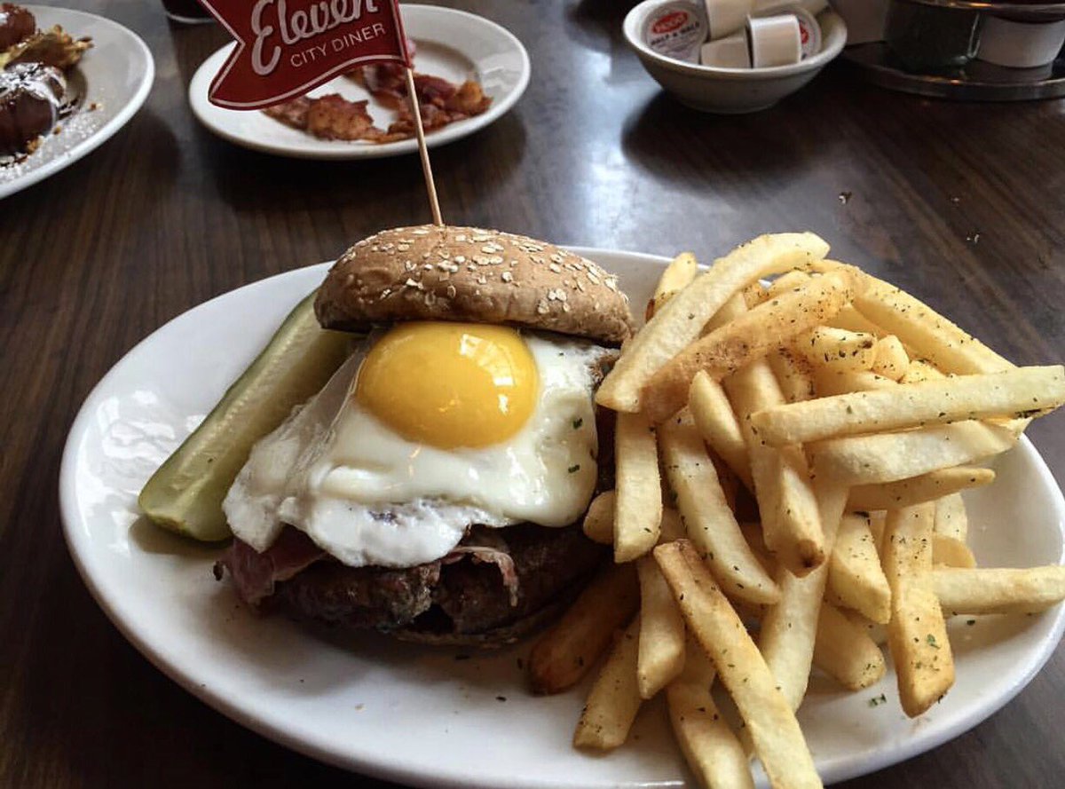 Sliding into Friday with a 🍔+🍳+🍟
#ElevenCityDiner #eeeeeats #Chicago