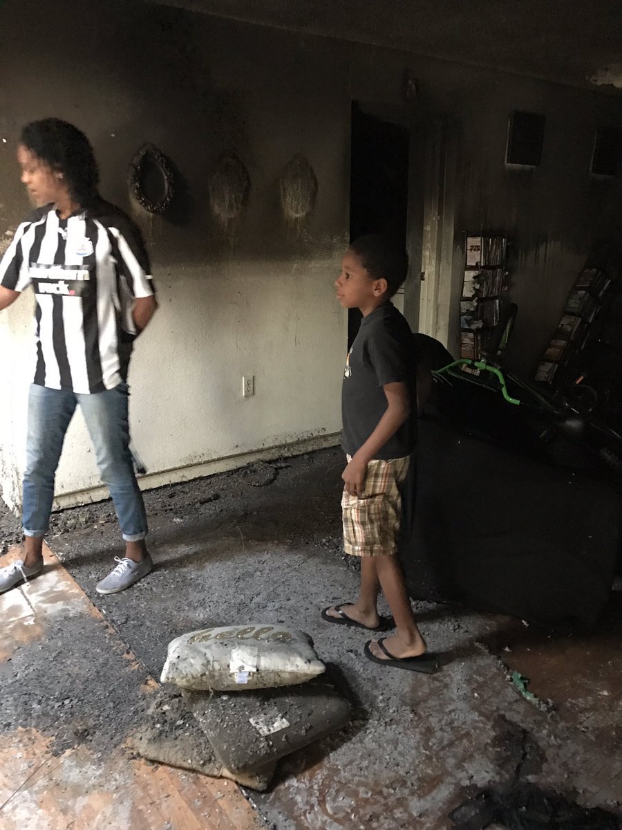Video: 8-year-old boy rescues family of 7 from house fire bit.ly/2mxDjmd https://t.co/ETmy8aMHXR