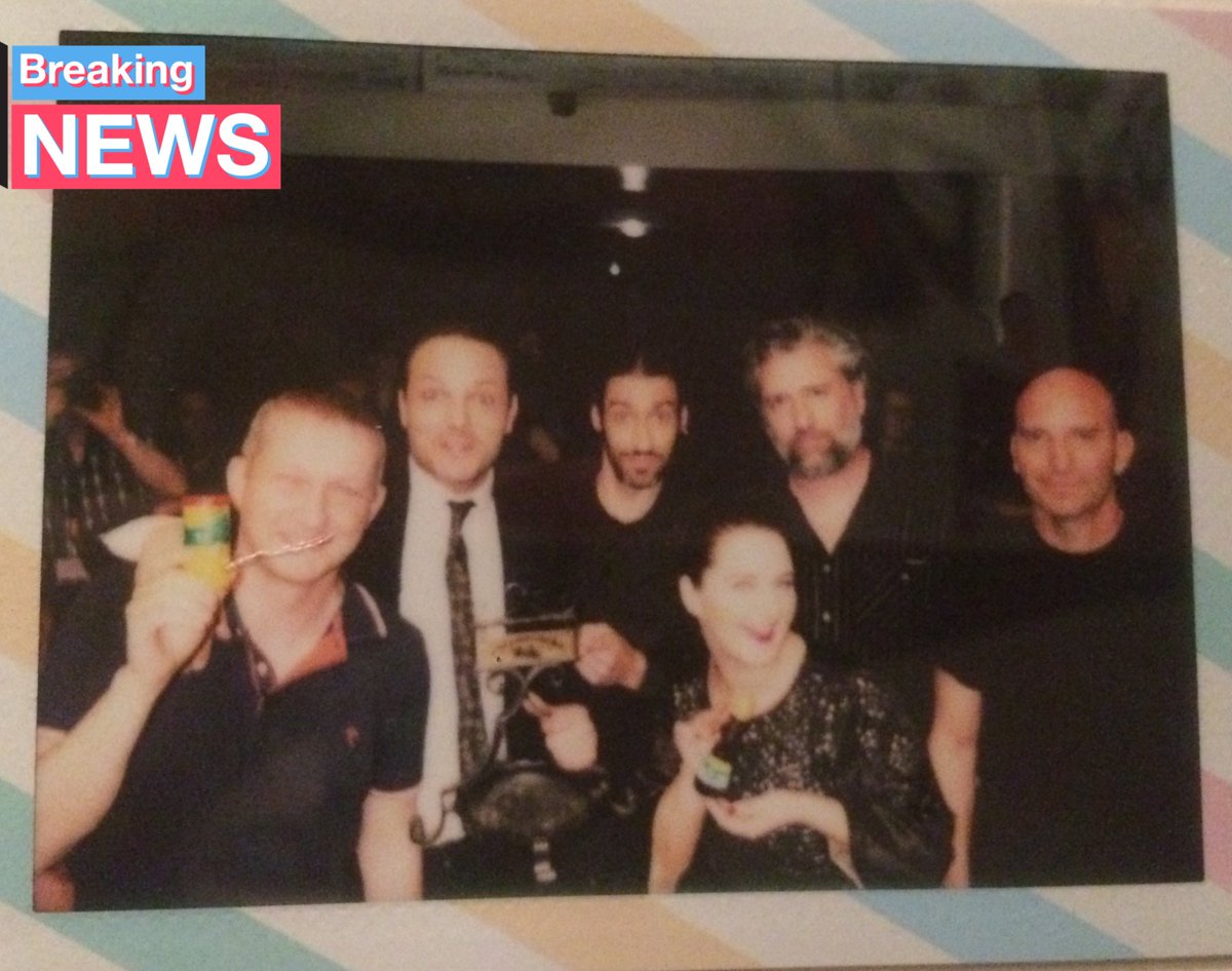 AgotaDimen's tweet photo. Stammtisch bei #DevilleLateNight heute mit @heinzdespecht, #SimonEnzler und @gangdeville <= Mamas liebstes Strassenkind #devillehotshit https://t.co/CJmy2Zsri4