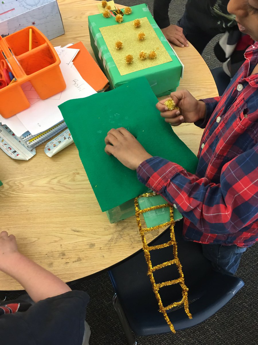 AmberFergusonGB's tweet photo. Getting ready for St. Patrick's Day @lasdk8 @GardnerGrizzly https://t.co/YxvBRtcrVW