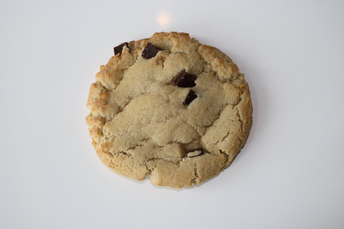 TheDessertLab's tweet photo. Toffee Thursday sounds good to us. #Toffeechocolatechunk #toffee https://t.co/3om7S4m1HI