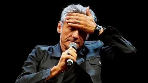 _attodifedeL7's tweet photo. #LucianoNoiTiAspettiamo 

TU pensa alla salute, puoi contare su di noi 💖 
#ligabue https://t.co/PeXOmoiZsj