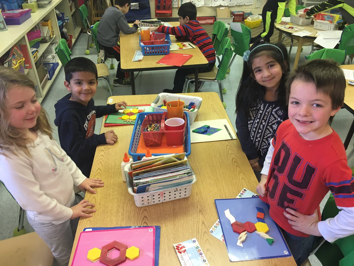 Jenn_Capone94's tweet photo. Using pattern blocks to create images! https://t.co/dhVgov4ICI