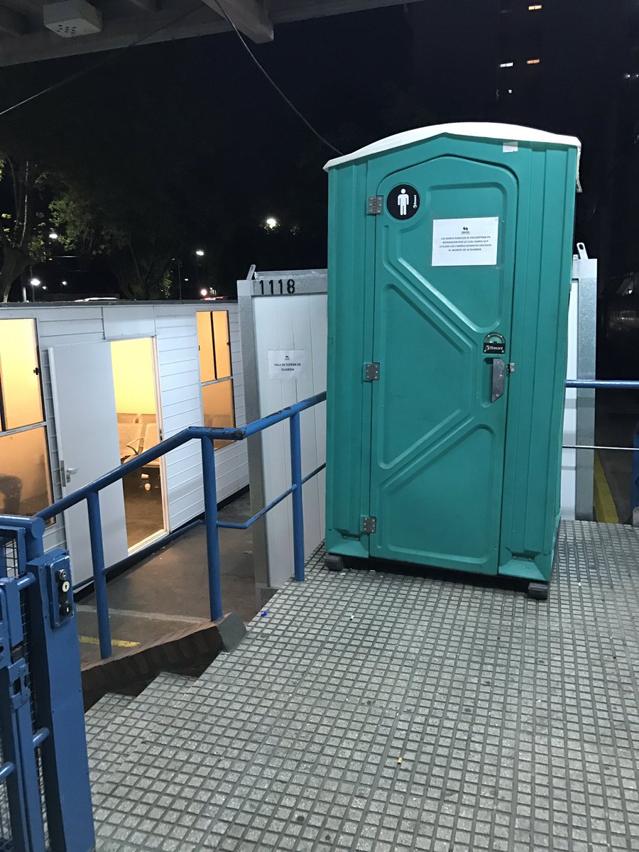 majolobasso's tweet photo. Este es el estado de la guardia del #HospitalArgerich @prtomino @DisfrutemosBA @buenosaires Una vergüenza https://t.co/DoOhRpEAqO