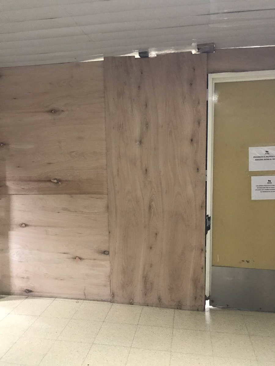 majolobasso's tweet photo. Este es el estado de la guardia del #HospitalArgerich @prtomino @DisfrutemosBA @buenosaires Una vergüenza https://t.co/DoOhRpEAqO