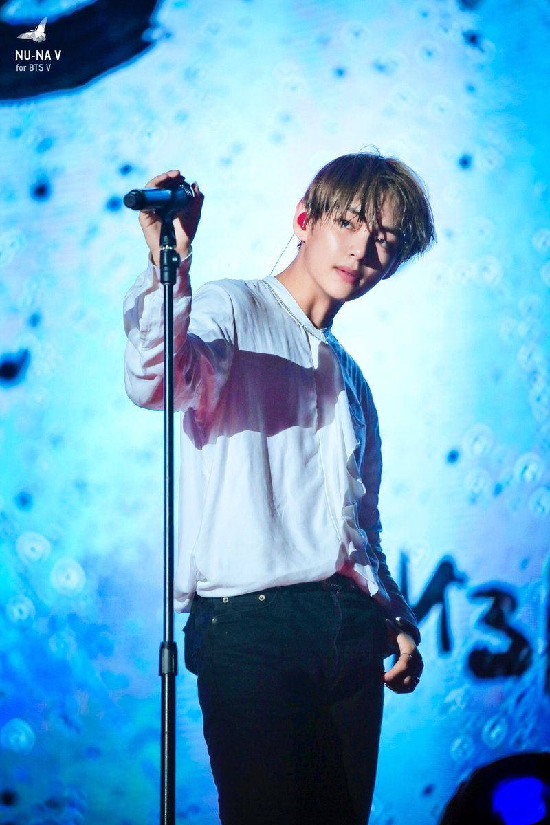 PHKFP_'s tweet photo. • Save me • https://t.co/0BQvn1HMLA