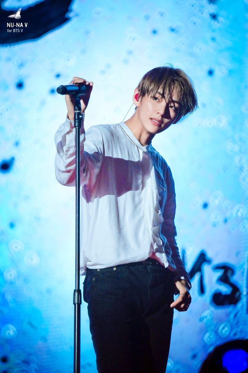 PHKFP_'s tweet photo. • Save me • https://t.co/0BQvn1HMLA