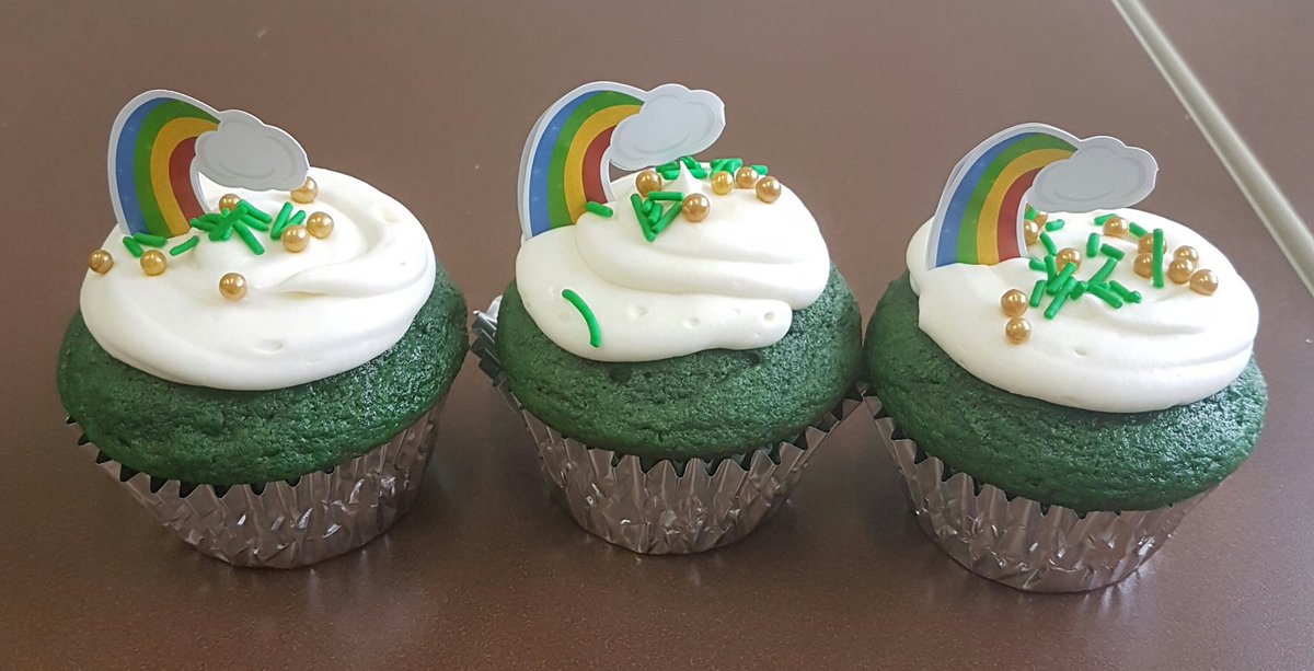 TD_Betts's tweet photo. Our weekly treat from long time client Brian! Empty tray! Keeps us sweet. #CFOSK #StPatricksDay @RyanJBarclay_TD @dannydpapadatos @stratc2 https://t.co/qAEDZWyxp7