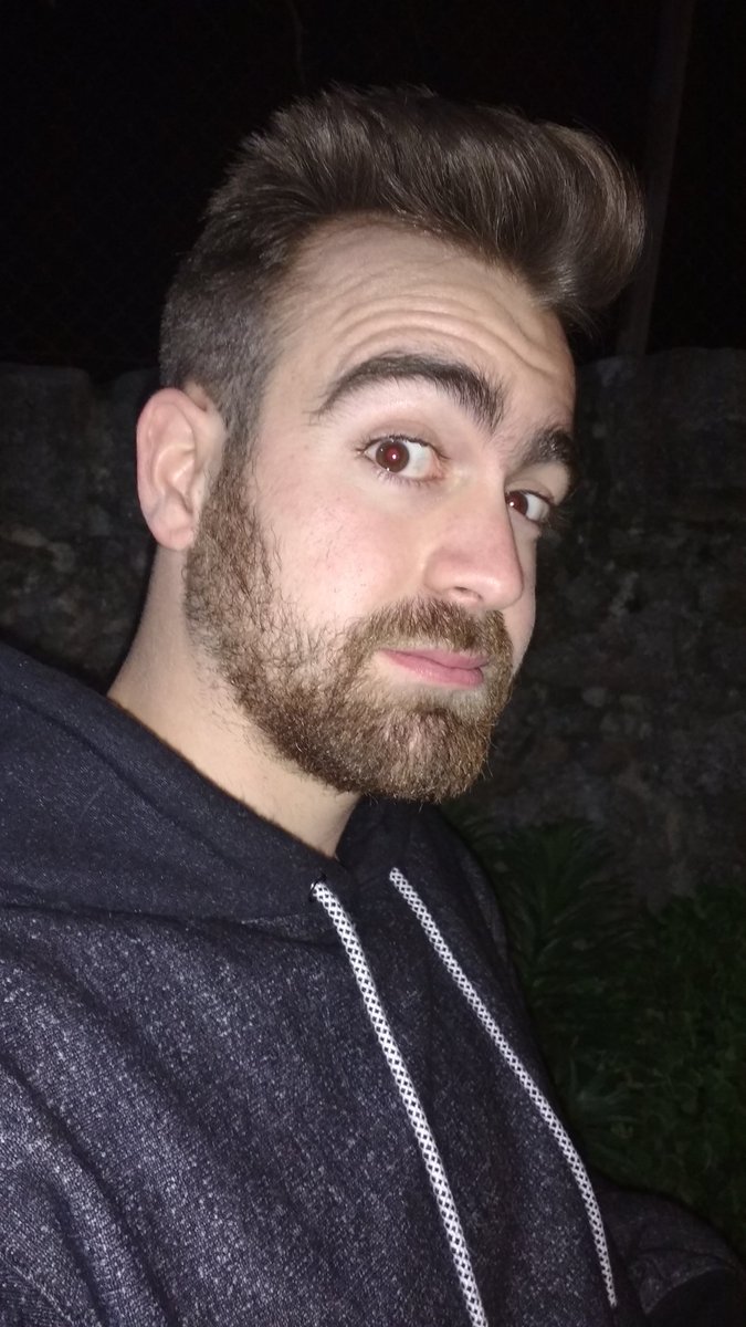 GuillermoBarbaa's tweet photo. De cervezas con @auronplay https://t.co/00lQNYhyty