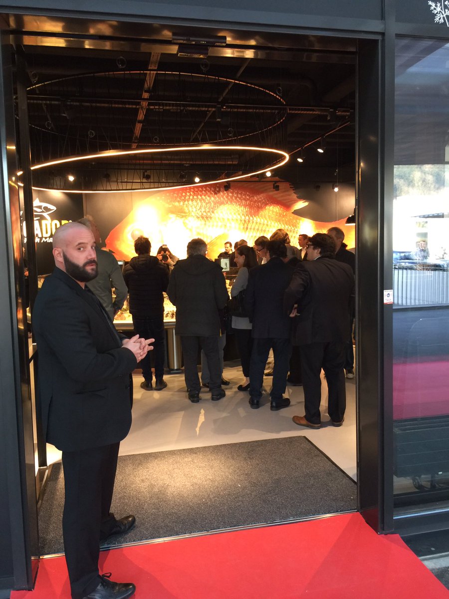 REDLineFishing's tweet photo. Last night was an epic private opening of #LeeFish Europe retail store in #zurich & doing it all again for their public opening Friday! https://t.co/WYk3FoOtEn