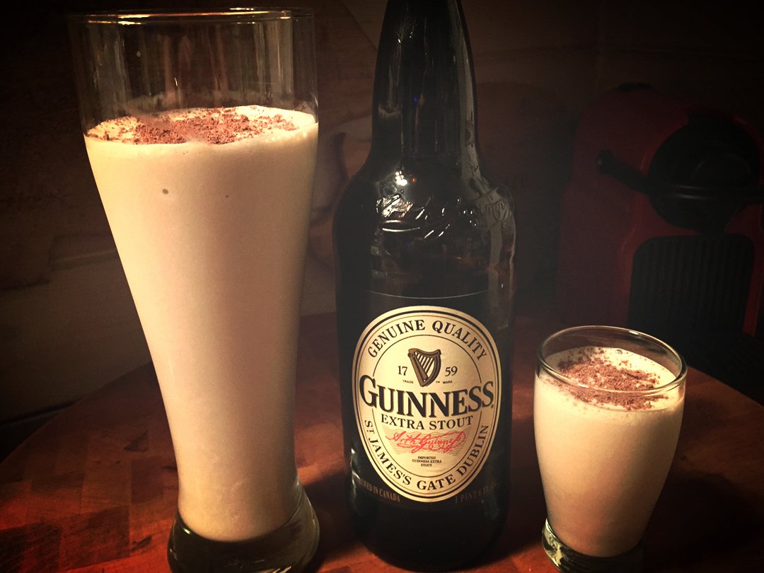 MyLastBite's tweet photo. #StPatricksDay EASY (and super decadent) #GuinnessFloat. #TreatYoself! https://t.co/77CbZsNqcd #CheatDay ๐ฌ https://t.co/nMsOqXYIen