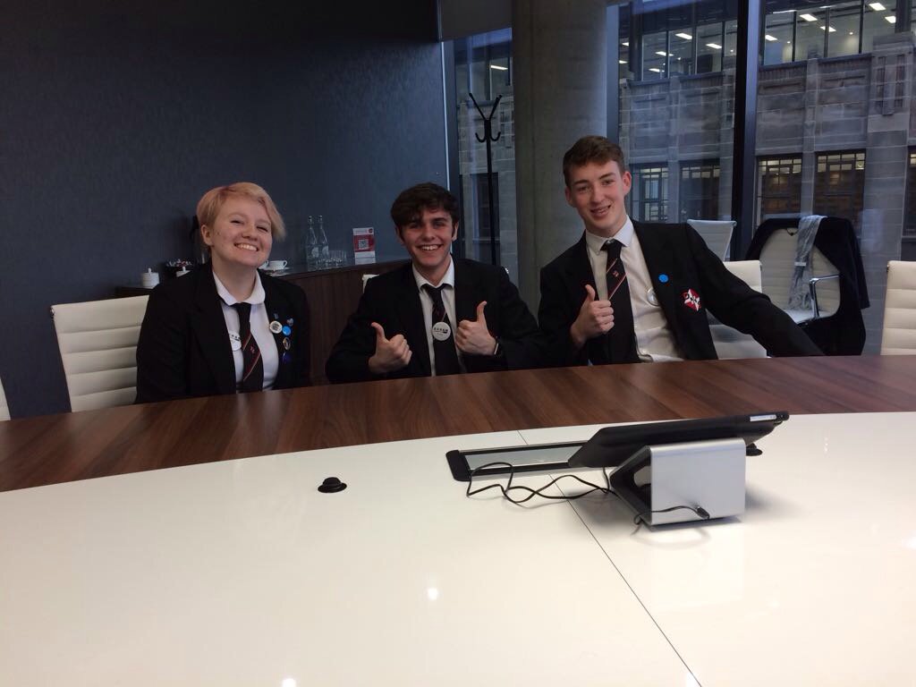 entrepreneurme's tweet photo. A happy crew @scrandhs https://t.co/s8i9pF8F9e
