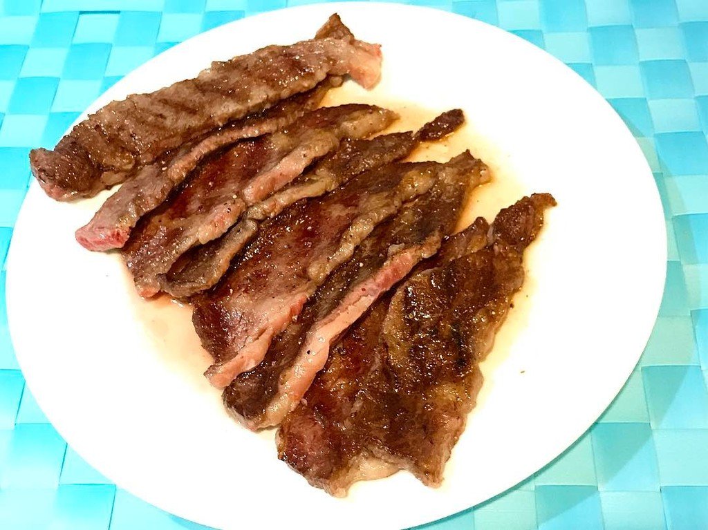 himechar's tweet photo. It's been a while. Short Ribs #Steak at 5am.
#IMissCooking https://t.co/58T7CblAOc