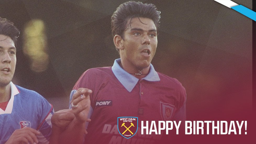 Wishing a very happy 47th birthday to lifelong Hammer and former West Ham United striker Steve Jones! 