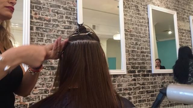 JustExtensions's tweet image. A beautiful micro-link application by our stylist Rosie. Book your appointment today! Give us a call at (323)413-2434 • #JUSTextensions #JE