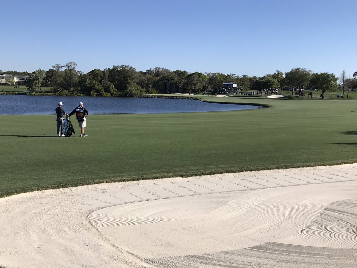 SGLGolf's tweet photo. Decisions decisions @APinv @NoLayingUp #onintwo https://t.co/jD94DOD2jm