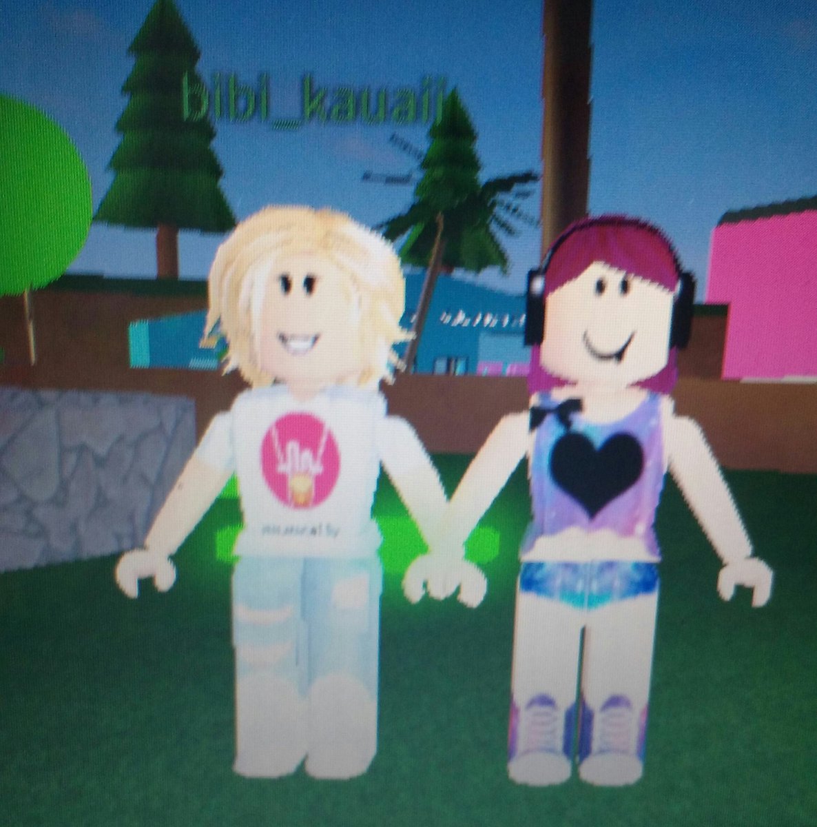 Psicopadinha Hamburguer1305 Twitter - jogando roblox com os marmotas