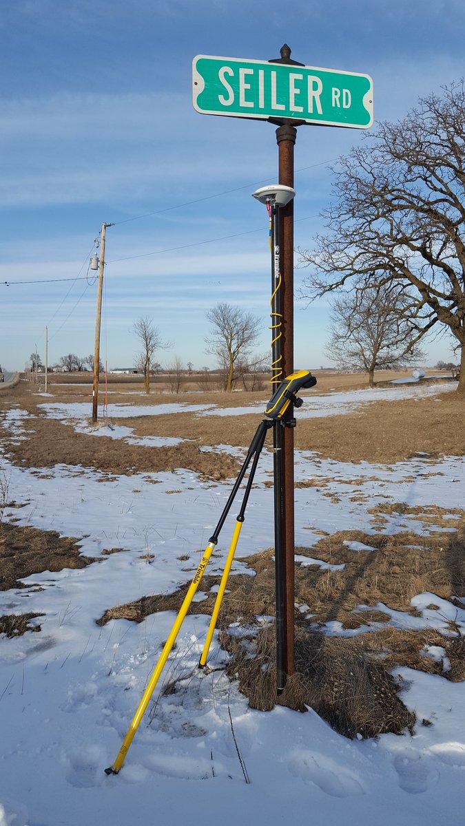 SiMapSupport's tweet photo. Seiler Rd @SeilerInst @SiMapSupport @trimblegps #Seiler Instrument #Trimble #Geo7X #Zephyr2 #GNSS #Seiler Rd #Wiscors #Hwy 26 Wisconsin https://t.co/Gb1iTOE0Jt