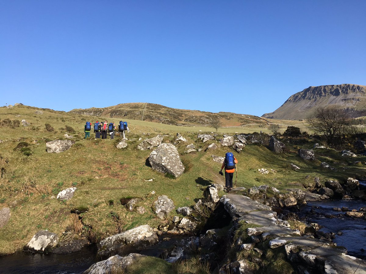 CConnor_OBT's tweet photo. Scott Team showing what it is to be a Team 'Leave together, Arrive together, Eat together!!' @barnardos #outwardbounduk #growthmindset https://t.co/oLCh2yR4Ka