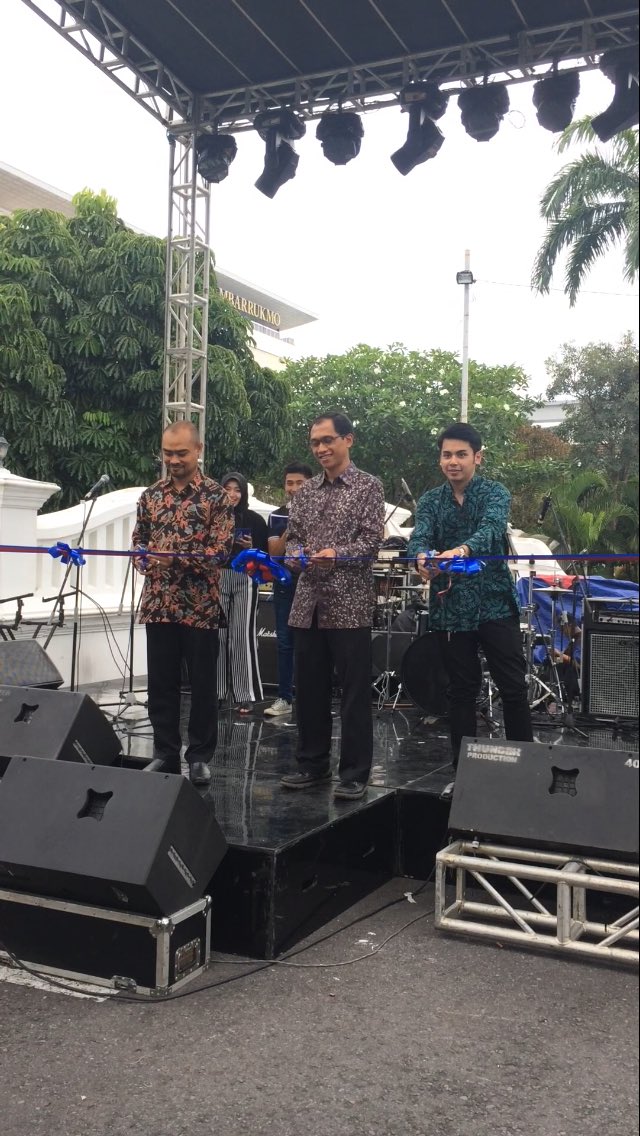 ME_UGM's tweet photo. [EXPOSURE 2017: DAY 1]
Exposure 2017 is officially opened! https://t.co/mCfKh5go6C