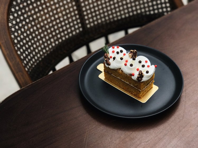 adaymagazine's tweet photo. ชิมขนมหวานหน้าตาดีในบ้านสไตล์อังกฤษ Millie Brasserie พหลโยธิน 12 https://t.co/Gr7ddFebkC #adayonline #cafehunter https://t.co/x1nHm6yKzg